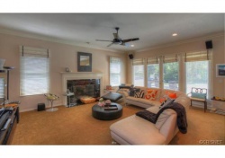 3433 Malaga Court, Calabasas CA: 