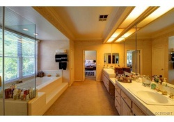 3433 Malaga Court, Calabasas CA: 