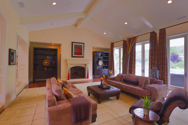 25071 Abercrombie Lane , Calabasas CA: 
