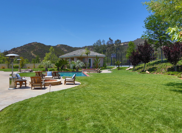 25071 Abercrombie Lane , Calabasas CA: 