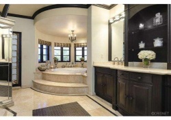 19011 Ashurst Lane , Tarzana CA: 