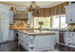 25636 Queenscliff Court , Calabasas CA: 