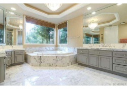 25636 Queenscliff Court , Calabasas CA: 