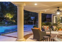 25636 Queenscliff Court , Calabasas CA: 