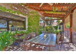 5641 Newcastle Lane , Calabasas CA: 