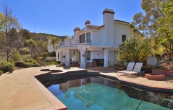 24000 LAUREL Place , Calabasas CA: 
