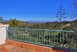 24000 LAUREL Place , Calabasas CA: 