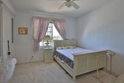 24000 LAUREL Place , Calabasas CA: 