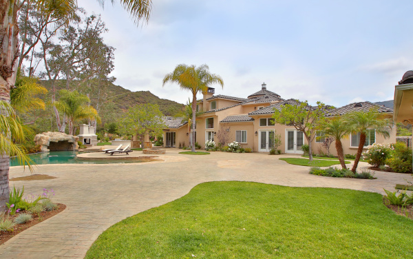 2063   Delphine  Lane , Calabasas CA: 