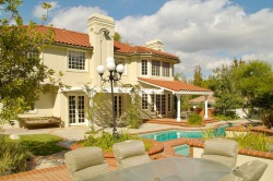 24012 Chestnut Way , Calabasas CA: 