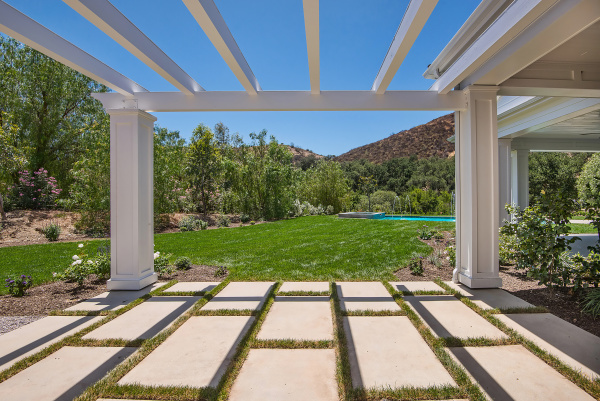 5202 SCOTT ROBERTSON , Hidden Hills CA: 