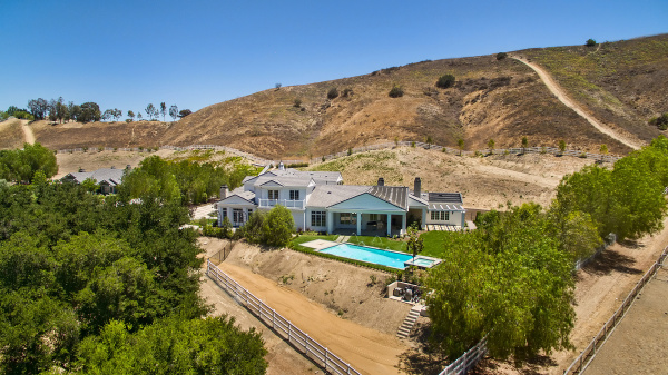 5202 SCOTT ROBERTSON , Hidden Hills CA: 