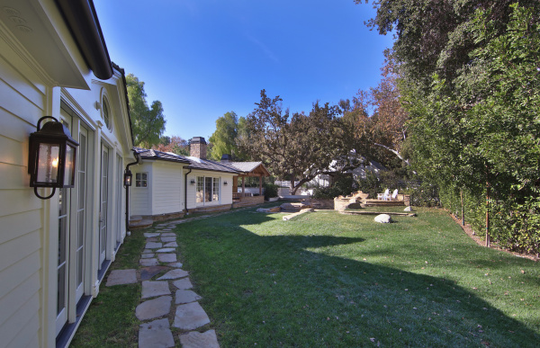 5330 Jed Smith Road, Hidden Hills CA: 