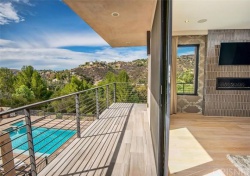 42   Cinch  Road, Bell Canyon CA: 