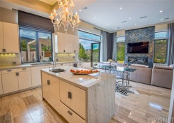 42   Cinch  Road, Bell Canyon CA: 