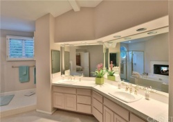23167   Park Pinta  , Calabasas CA: 