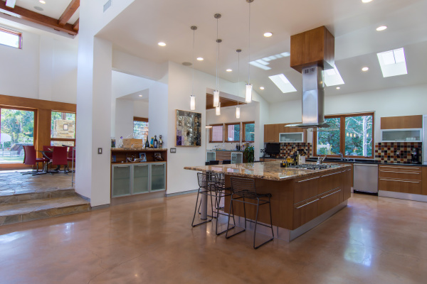 5717   Round Meadow  Road, Hidden Hills CA: 