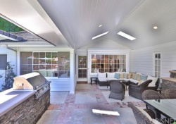 5525   Paradise Valley  Road, Hidden Hills CA: 