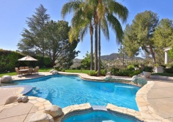 4509 ALTA TUPELO Drive, Calabasas : 