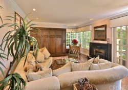 4509 ALTA TUPELO Drive, Calabasas : 