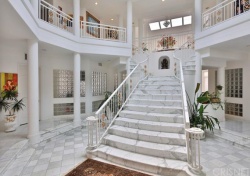23476   Palm  Drive, Calabasas CA: 