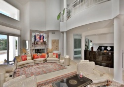 23476   Palm  Drive, Calabasas CA: 