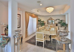 23476   Palm  Drive, Calabasas CA: 