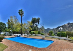 23476   Palm  Drive, Calabasas CA: 