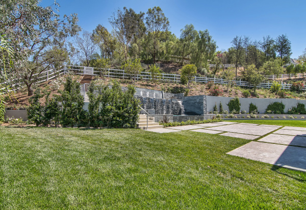 25081 Lewis and Clark, Hidden Hills CA: 