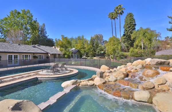 5382 Scott Robertson Road, Hidden Hills CA: 