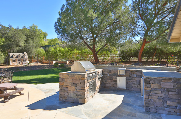 5382 Scott Robertson Road, Hidden Hills CA: 