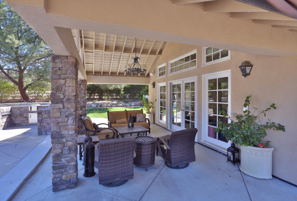 5382 Scott Robertson Road, Hidden Hills CA: 