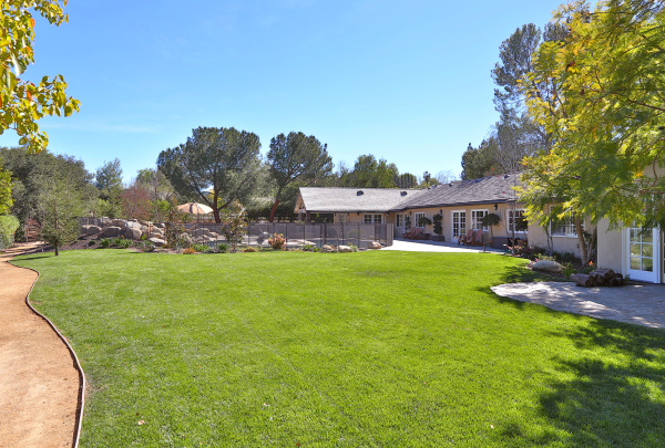 5382 Scott Robertson Road, Hidden Hills CA: 