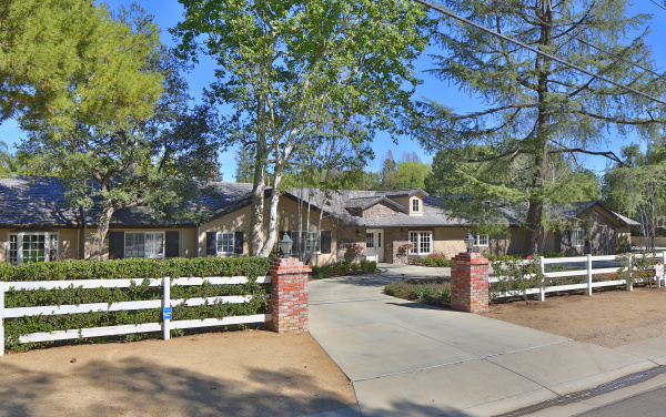 5382 Scott Robertson Road, Hidden Hills CA: 