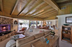 5912 Penfield Avenue, Woodland Hills CA: 