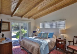 5912 Penfield Avenue, Woodland Hills CA: 