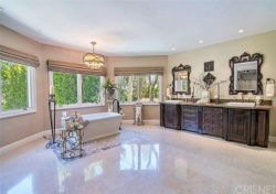5056 Parkway Calabasas, Calabasas CA: 
