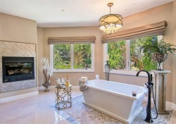5056 Parkway Calabasas, Calabasas CA: 