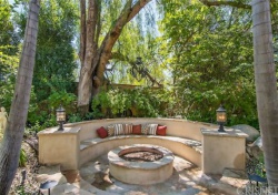 5056 Parkway Calabasas, Calabasas CA: 