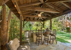 5056 Parkway Calabasas, Calabasas CA: 