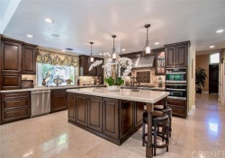 5056 Parkway Calabasas, Calabasas CA: 