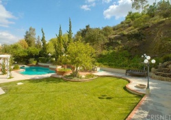 24012 Chestnut Way, Calabasas CA: 
