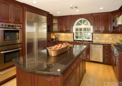 24012 Chestnut Way, Calabasas CA: 