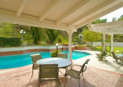 24012 Chestnut Way, Calabasas CA: 