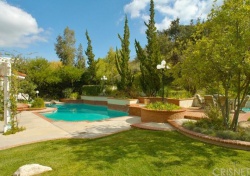 24012 Chestnut Way, Calabasas CA: 