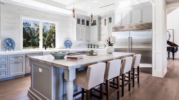 5900 Clear Valley Road, Hidden Hills CA: 