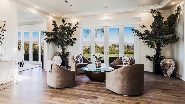 5900 Clear Valley Road, Hidden Hills CA: 
