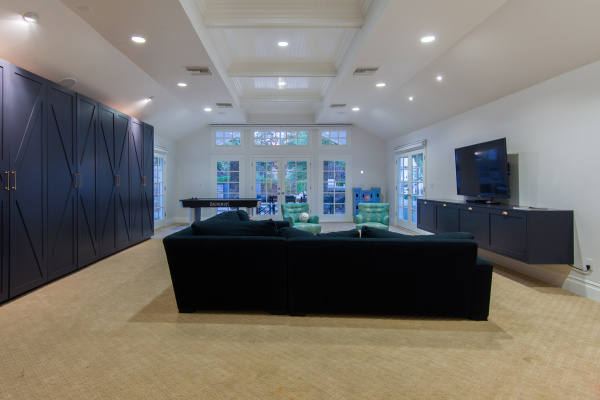 5382 Scott Robertson Drive, Hidden Hills CA: 