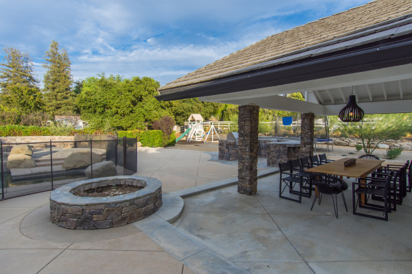 5382 Scott Robertson Drive, Hidden Hills CA: 
