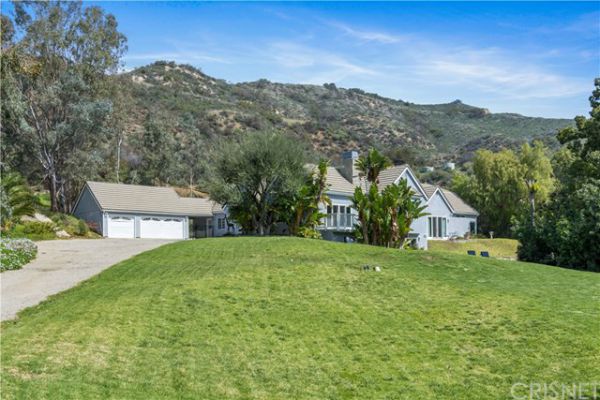 2069 Cold Canyon Road, Calabasas CA: 